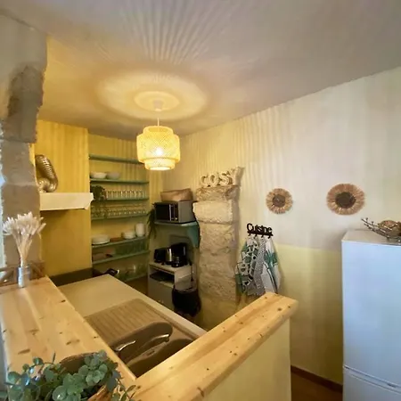 Maison Authentique A Avec Terrasse, Air Conditionne. * Montfrin