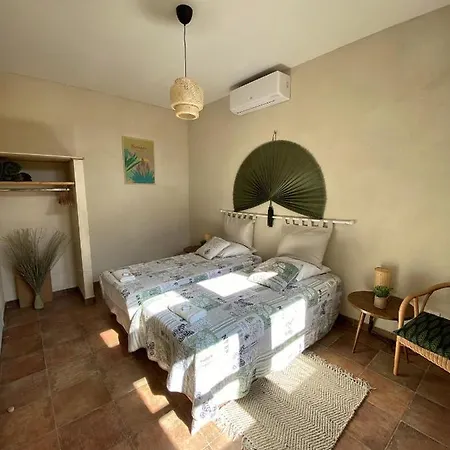 Maison Authentique A Avec Terrasse, Air Conditionne. * Montfrin