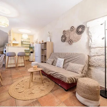 Maison Authentique A Avec Terrasse, Air Conditionne. *