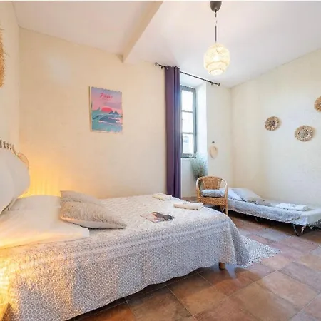 Maison Authentique A Avec Terrasse, Air Conditionne. Сasa de vacaciones *