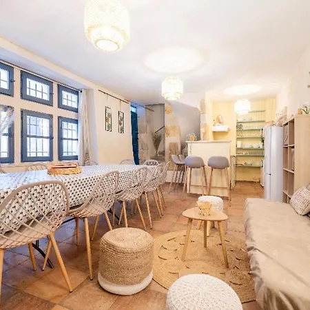 Maison Authentique A Avec Terrasse, Air Conditionne. *