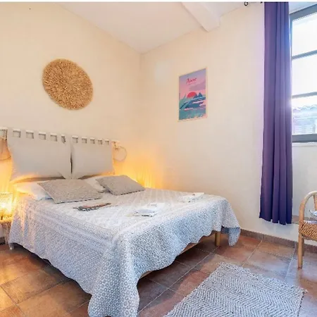 Сasa de vacaciones Maison Authentique A Avec Terrasse, Air Conditionne. Montfrin