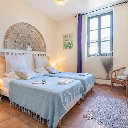Maison Authentique A Avec Terrasse, Air Conditionne. Сasa de vacaciones