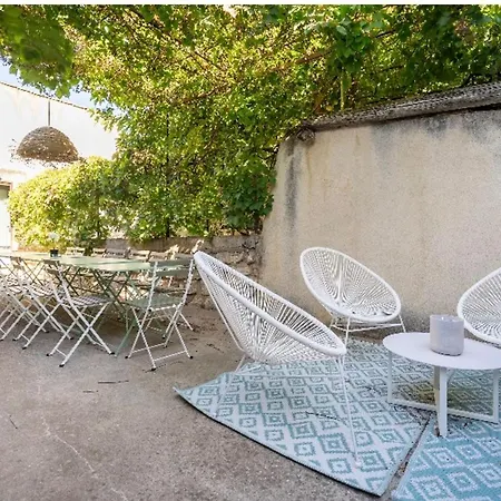 Maison Authentique A Avec Terrasse, Air Conditionne. Сasa de vacaciones