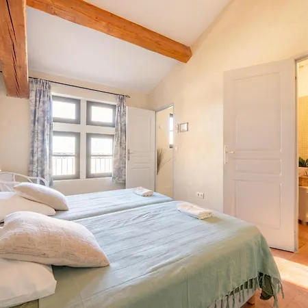Feriehus Maison Authentique A Avec Terrasse, Air Conditionne. *