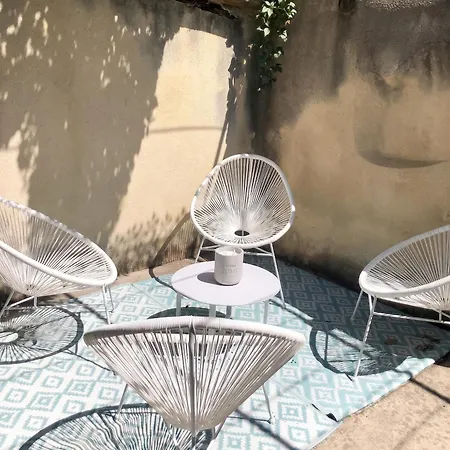 Maison Authentique A Avec Terrasse, Air Conditionne. * Montfrin