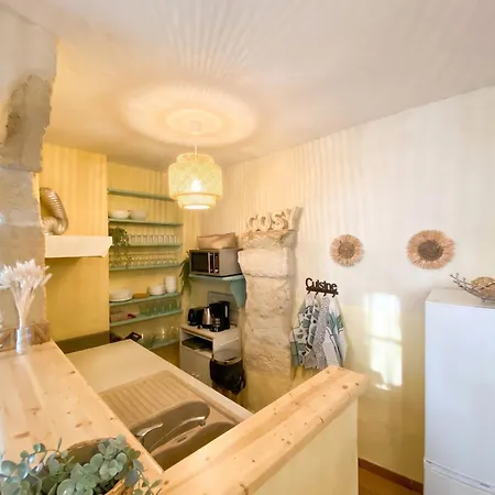 Maison Authentique A Avec Terrasse, Air Conditionne. * Montfrin