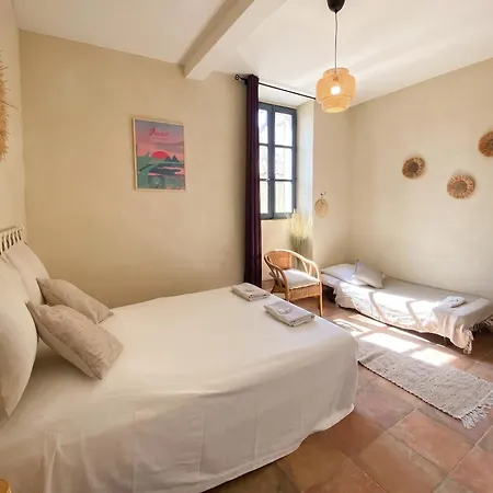 Maison Authentique A Avec Terrasse, Air Conditionne. * Montfrin