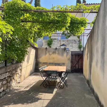 Maison Authentique A Avec Terrasse, Air Conditionne.