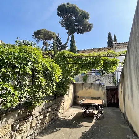 Maison Authentique A Avec Terrasse, Air Conditionne. Montfrin
