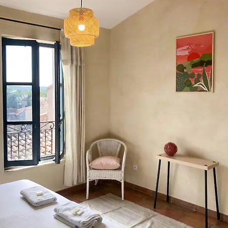 Maison Authentique A Avec Terrasse, Air Conditionne. * Montfrin