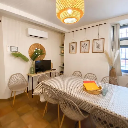 Maison Authentique A Avec Terrasse, Air Conditionne. Dom wakacyjny *